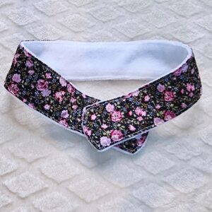 Bandeau de soin motif fleur rose